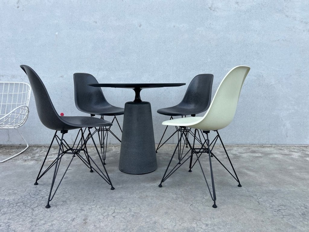 Vitra Eames glasvezel dsr stoelen, 4x - showroommodellen, Huis en Inrichting, Overige kleuren, Design, Nieuw, Ophalen of Verzenden