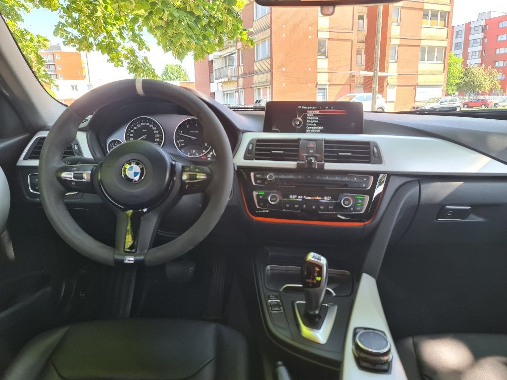 Bmw 318d boite auomatique cuir grand gps.etat neuf., Autos, Cuir, 109 g/km, Phares entièrement LED, Noir
