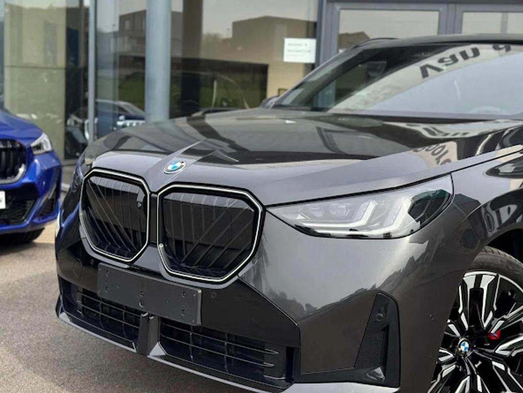 BMW X3 30e xDrive M Sport Pro / PANO / TRKHK / 360 / HUD, Automaat, Zwart, 4 cilinders, Leder