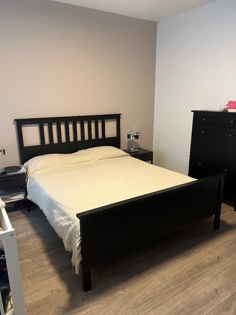 IKEA HEMNES Bedframe 160x200 + lattenbodem (Zwart-bruin), Ophalen, Gebruikt, Bruin, Tweepersoons