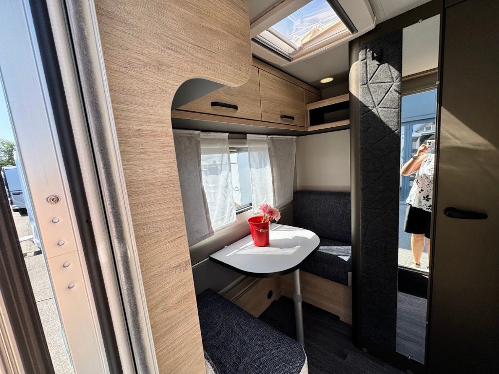 Weinsberg CaraOne 400 LK, Caravans en Kamperen, Vast bed, Tot en met 2, Bedrijf, Treinzit