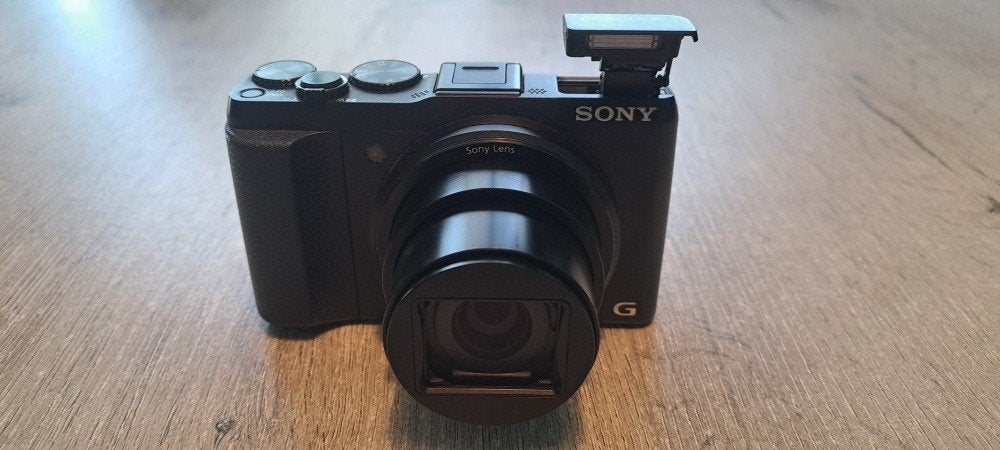 Sony Cyber-shot DSC-HX50V –30x Zoom –lader -tas  -2 accu's, Wi-Fi, Batterie, 20 mégapixels, Comme neuf