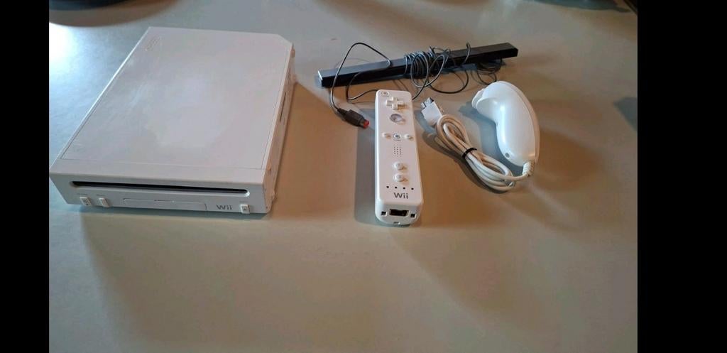 Console Nintendo Wii + 2 jeux, Consoles de jeu & Jeux vidéo, Enlèvement ou Envoi