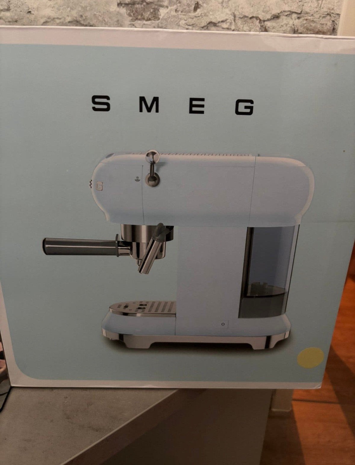 SMEG koffiemachine kleur CREU, Electroménager, Cafetières, Enlèvement, Neuf, Cafetière, Café moulu