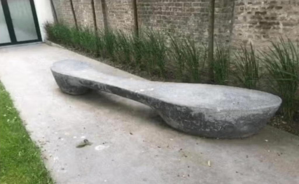banc de jardin Arne Quinze Cityskape sculpture artwork, Enlèvement