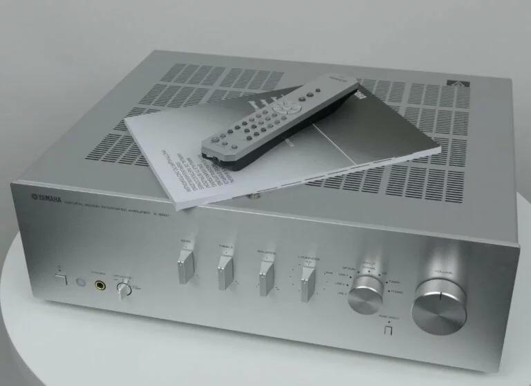 Yamaha A-S501 stereoversterker met digitale ingangen en sub, Yamaha, Ophalen of Verzenden, Zo goed als nieuw, 60 tot 120 watt