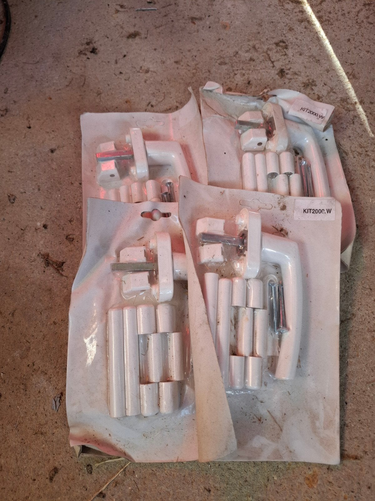 poignées neuf pour chassis en PVC plus cache charnière, Bricolage & Construction, Enlèvement ou Envoi
