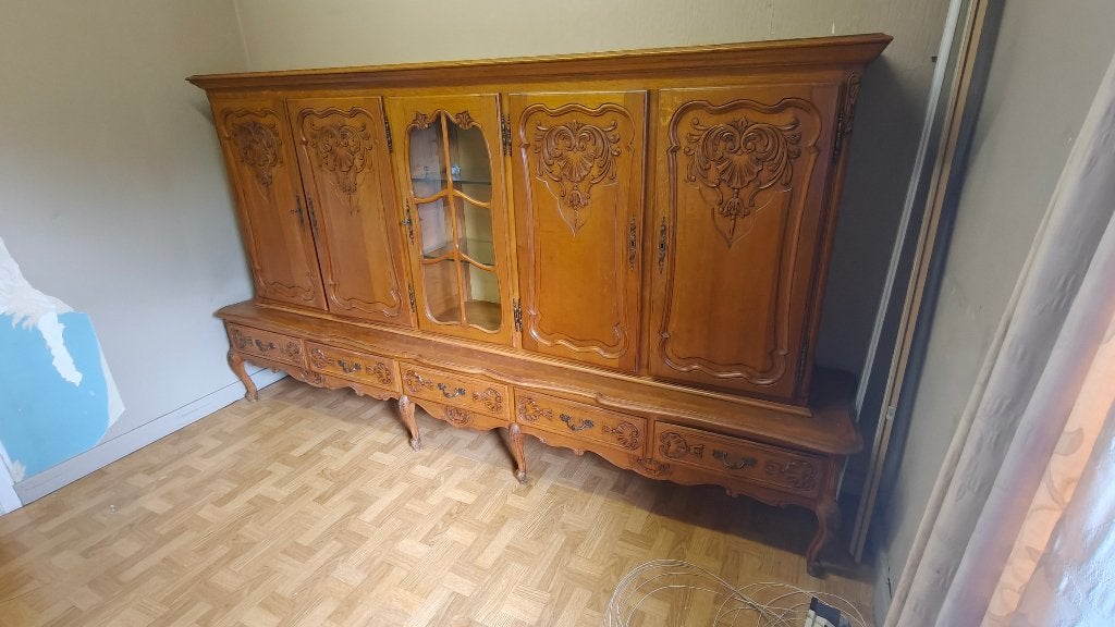 Grote landelijke kerselaar - vitrinekast (Louis XV), Enlèvement