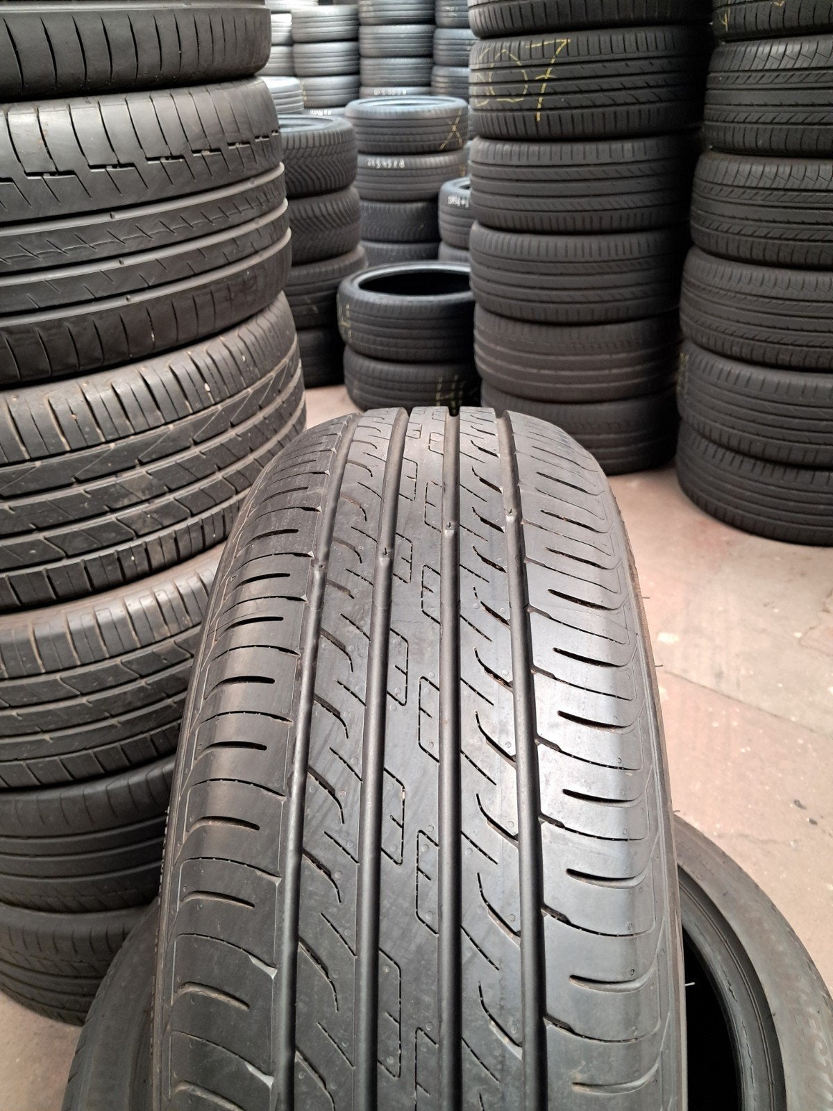 21540r18 215 40 r18 215/40/18 Continental Pirelli avec monta, Enlèvement ou Envoi