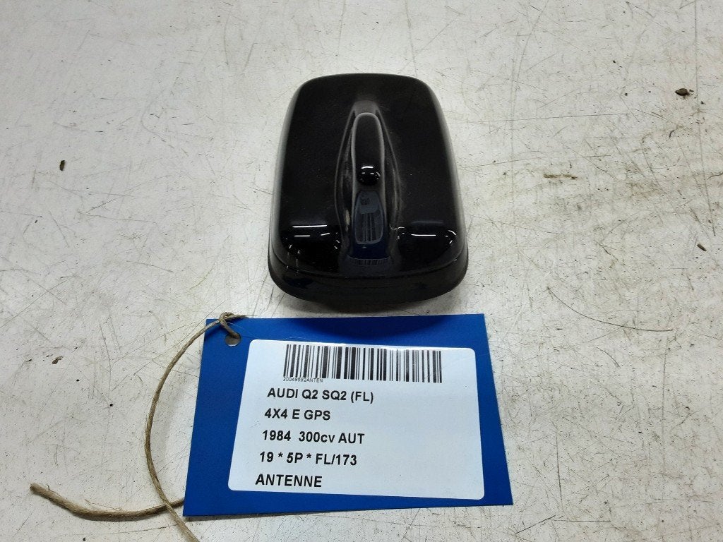 ANTENNE Audi SQ2 (GAB / GAG) (01-2018/-) (4M0035503K), Auto-Union-Straße  1,
85057  Ingolstadt, DE, Info@audi.de, Audi, Utilisé