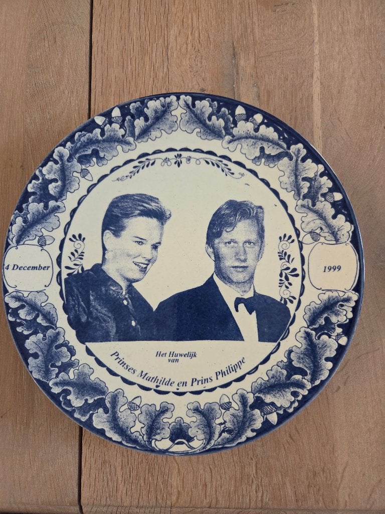 Delfts bord belgisch koningshuis, Verzamelen, Ophalen of Verzenden, Zo goed als nieuw, Servies