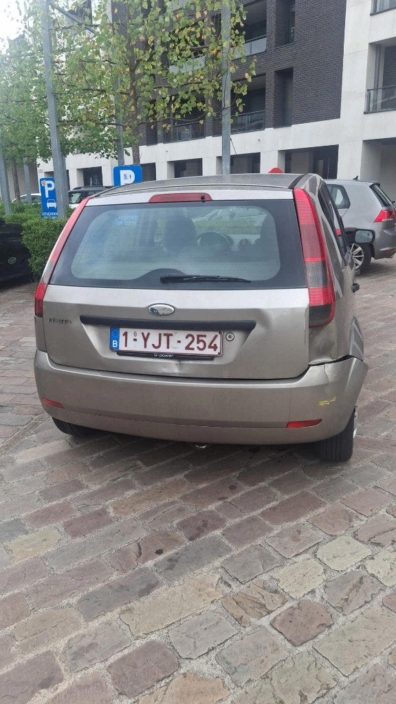 FORD      Auto te koop voor onderdelen/ export., Auto's, Particulier, Te koop