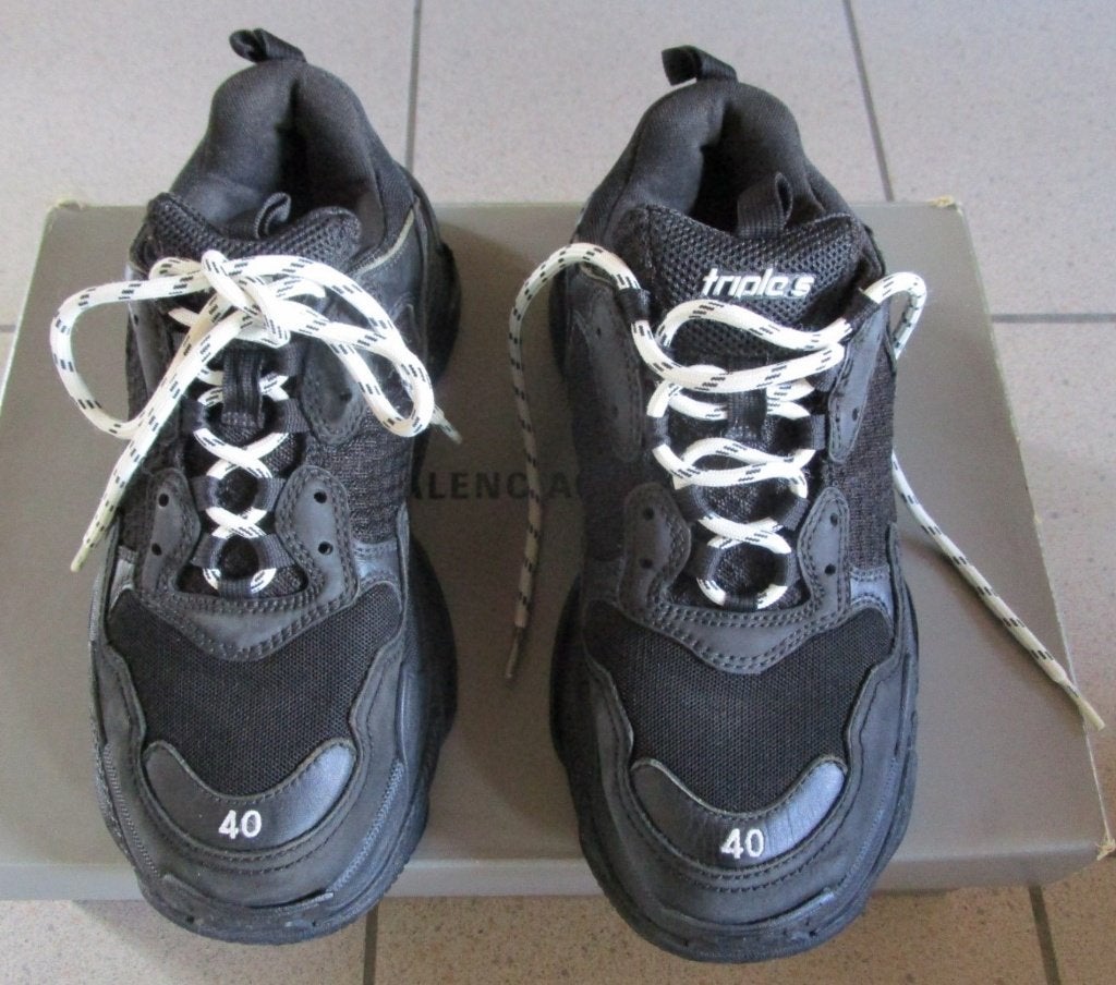 Une paire de baskets Balenciaga Triple S Black pointure 40, BALENCIAGA, Enlèvement ou Envoi, Sneakers et Baskets, Comme neuf