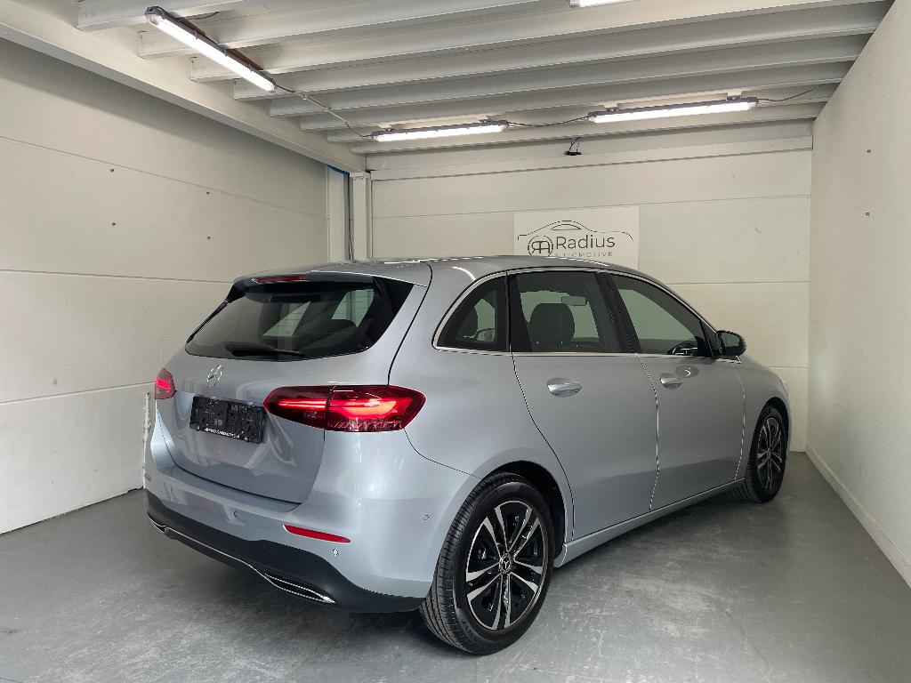 Mercedes-Benz - B180 - Benzine - Automaat, Auto's, Mercedes-Benz, Monovolume, Leder en Stof, Bedrijf, 5 zetels