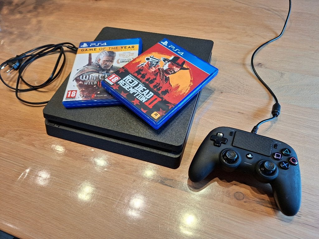 Ps4 Slim + 2 games, 500 GB, Enlèvement ou Envoi, Avec 1 manette, Comme neuf