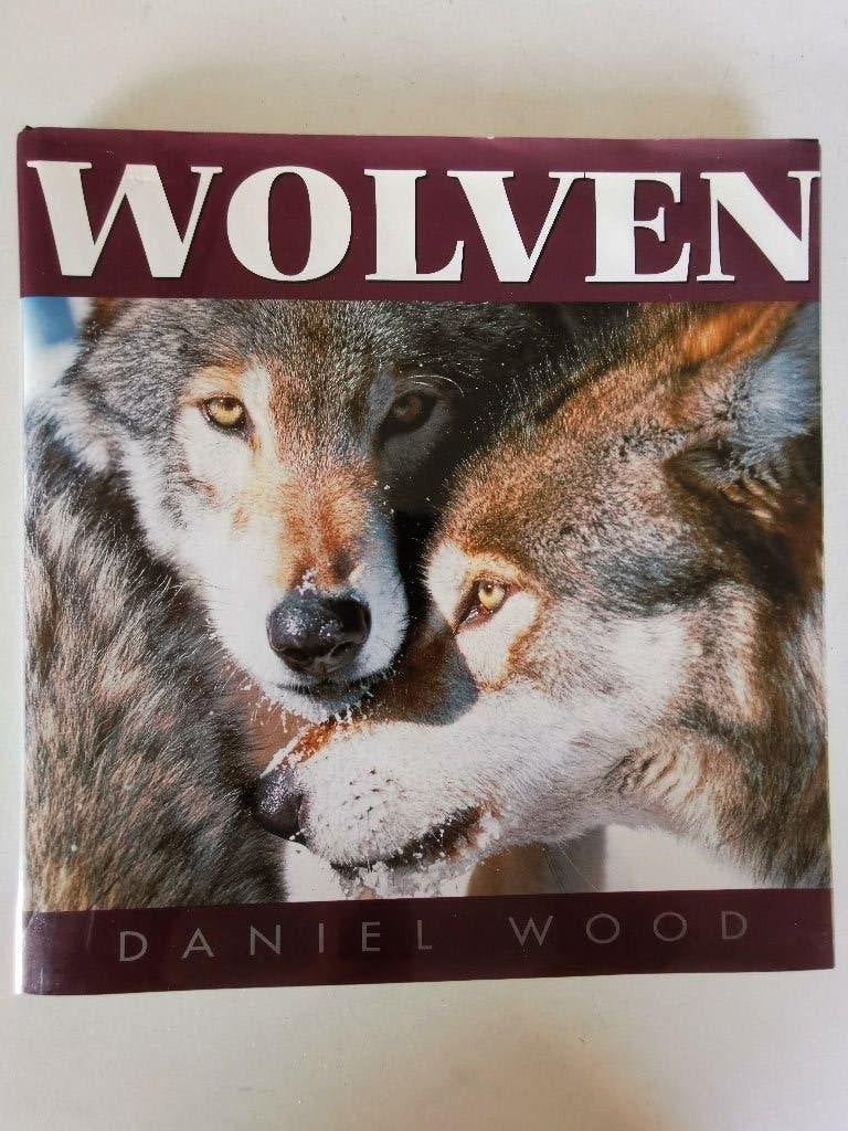Wolven - Daniel Wood, Enlèvement ou Envoi, Utilisé, Daniel Wood