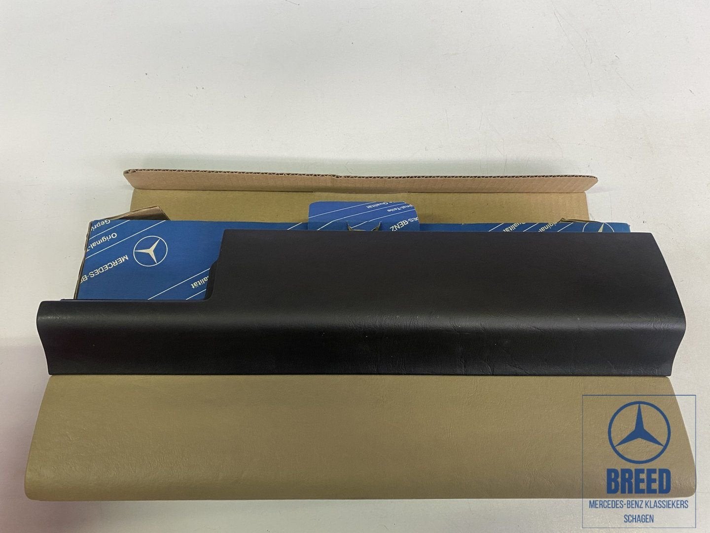 NOS deksel dashboardkastje crème voor Mercedes-Benz W124, Neuf, -, -, Enlèvement ou Envoi