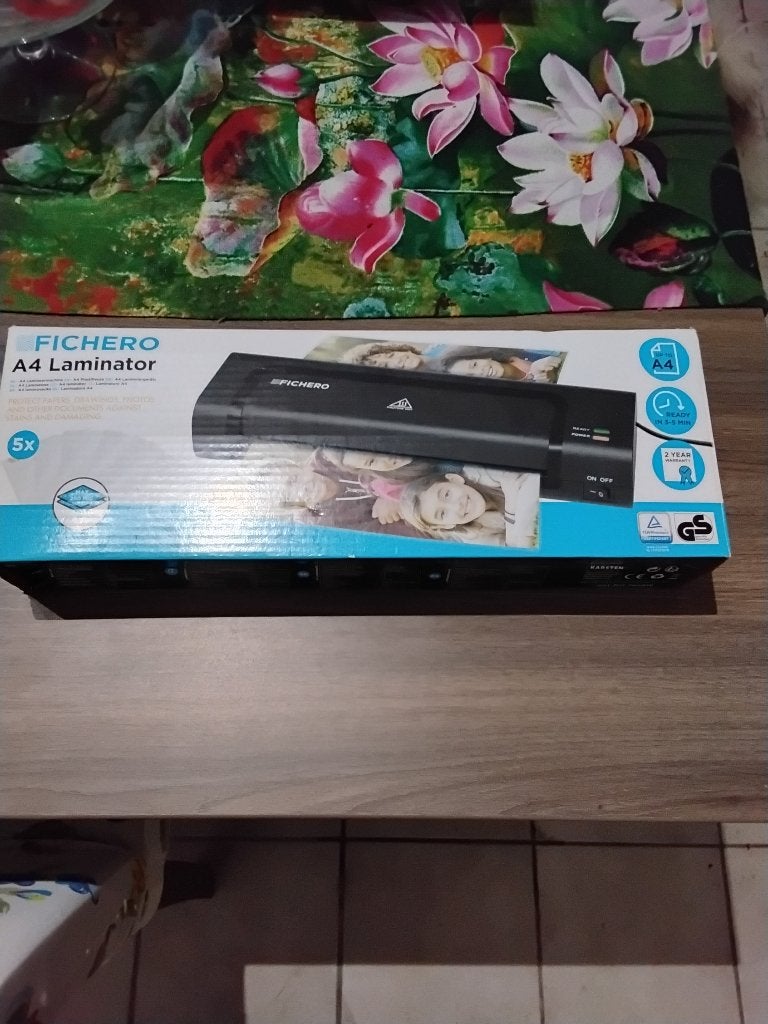 Knutselspullen laminator  machine a4 nieuw 15 euro, Enlèvement, Neuf, Matériel de bricolage