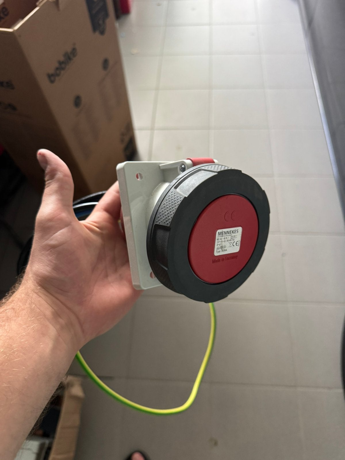 Mennekes 63A inbouw stopcontact, Ophalen, Zo goed als nieuw, Stopcontact