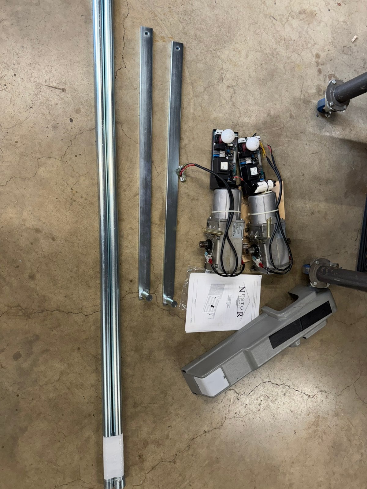 Motor voor binneblijvende kantelpoort . Zeer sterke motor!!, Doe-het-zelf en Bouw, Ophalen, Zo goed als nieuw