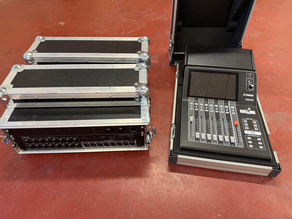 Yamaha DM3 met TIO1608-D2, Ophalen, Zo goed als nieuw, 10 tot 20 kanalen, Microfooningang
