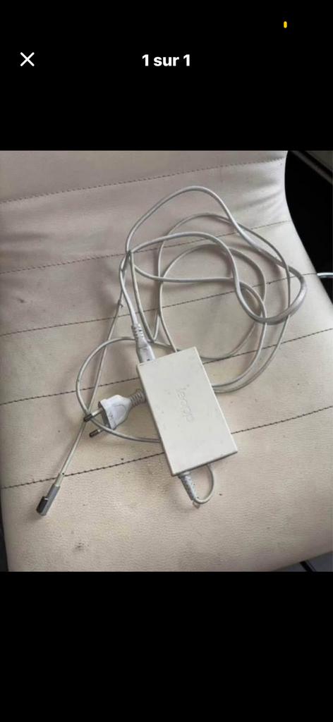 Macbook oplader in perfecte staat, Computers en Software, Laptop-opladers, Ophalen of Verzenden, Zo goed als nieuw