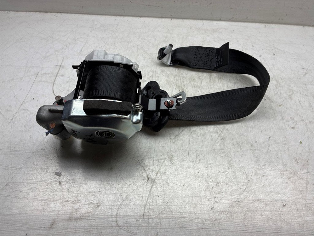 CEINTURE DE SECURITE ARRIERE GAUCHE Spring (|888416534R|), Dacia, Renault Deutschland AG, Utilisé, Peter-Huppertz-Straße 5
51063  Köln, DE