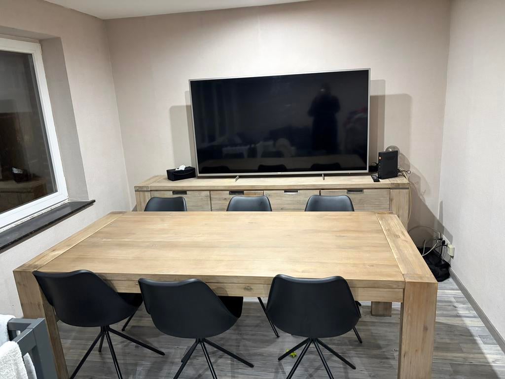 Salle a manger, Enlèvement
