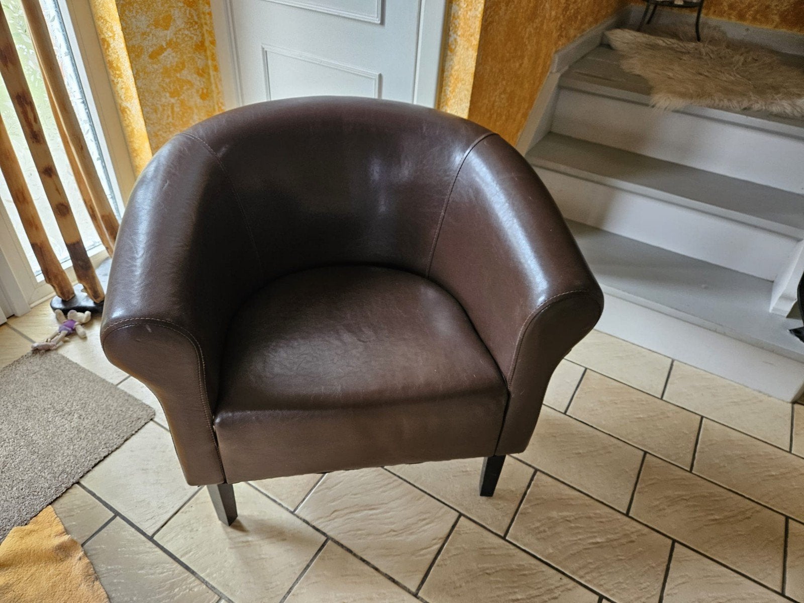 Fauteuil style crapaud, Cuir