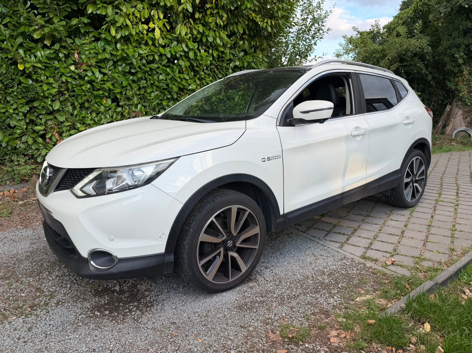 Nissan Qashqai 1.2i aut bj.2017 77.000km boitprobleem, Autos, Nissan, Phares entièrement LED, Achat, Euro 6, Entreprise