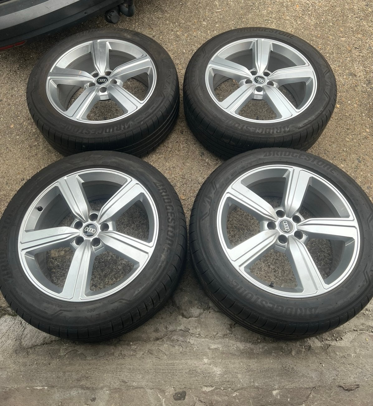 20 inch Audi Q8 e tron E tron Velgen met Zomer Banden, Auto-onderdelen, Banden en Velgen, Banden en Velgen, Zomerbanden, 20 inch