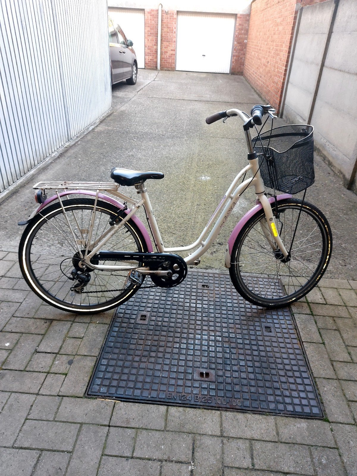 Meisjesfiets 26 inch, Ophalen, Gebruikt, Versnellingen