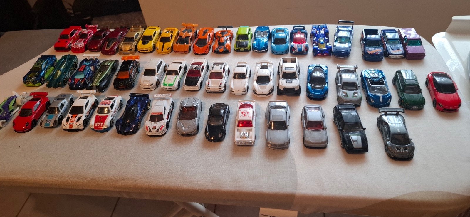 Hot Wheels + Opberg doos, Ophalen, Zo goed als nieuw, Auto