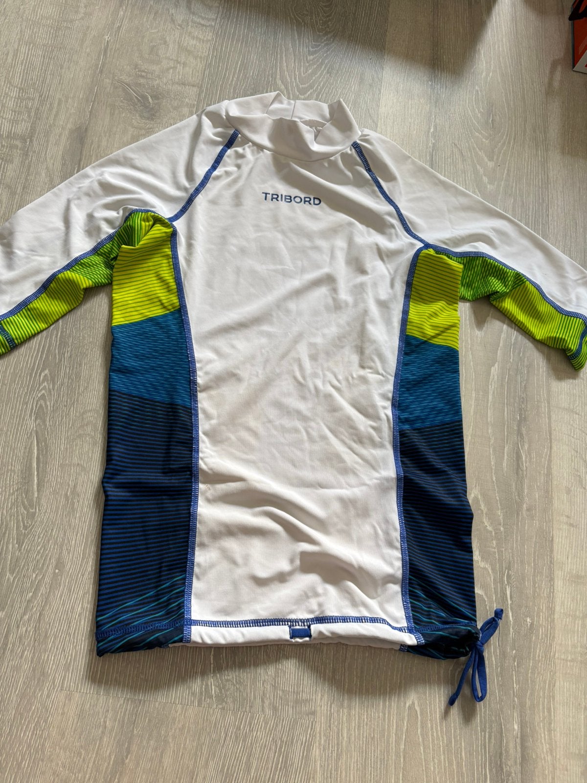 Surf T-shirt maat 12 jaar, Ophalen, Zo goed als nieuw