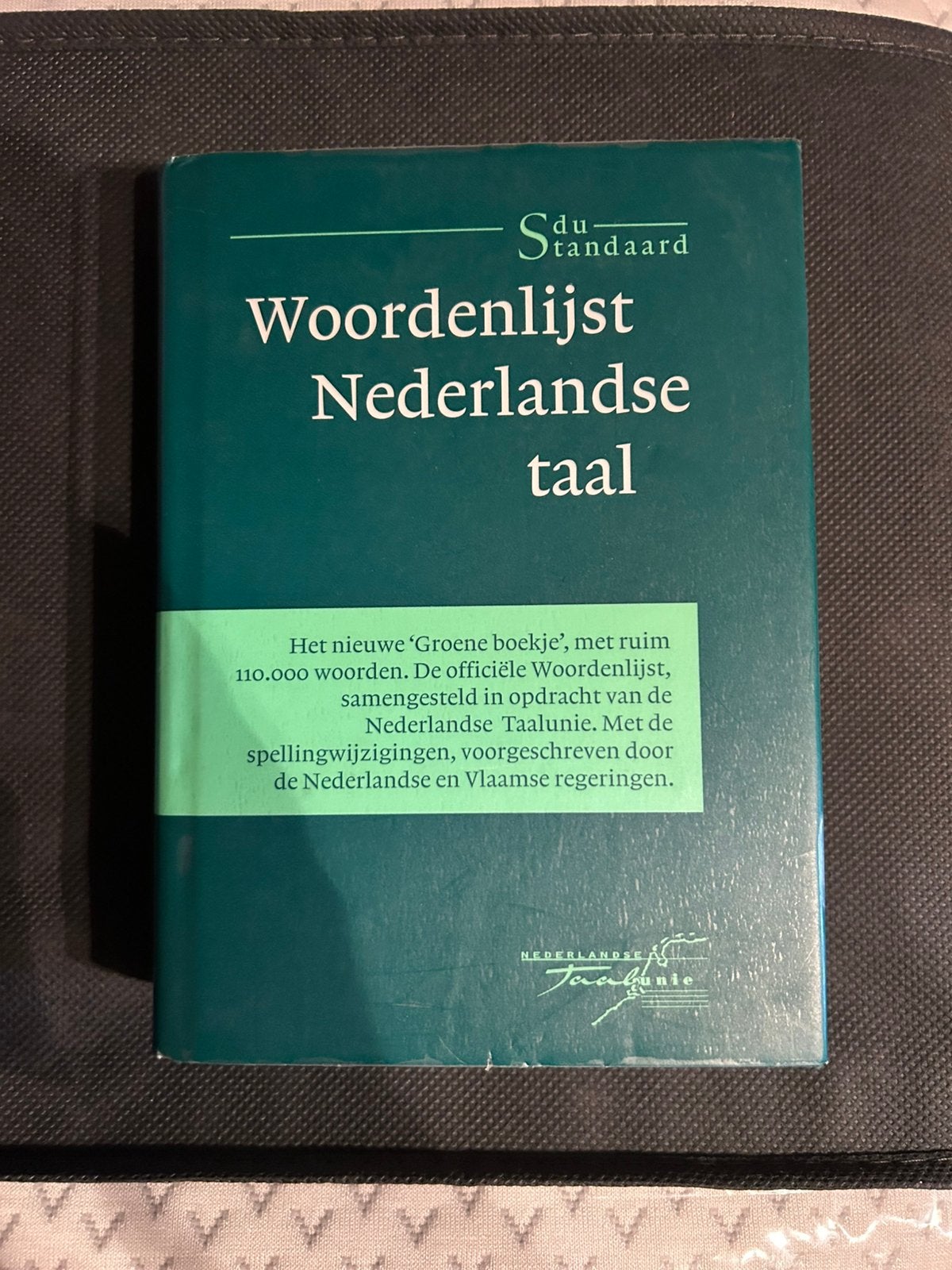 Woordenlijst nederlandse taal, Boeken, Ophalen of Verzenden, Zo goed als nieuw