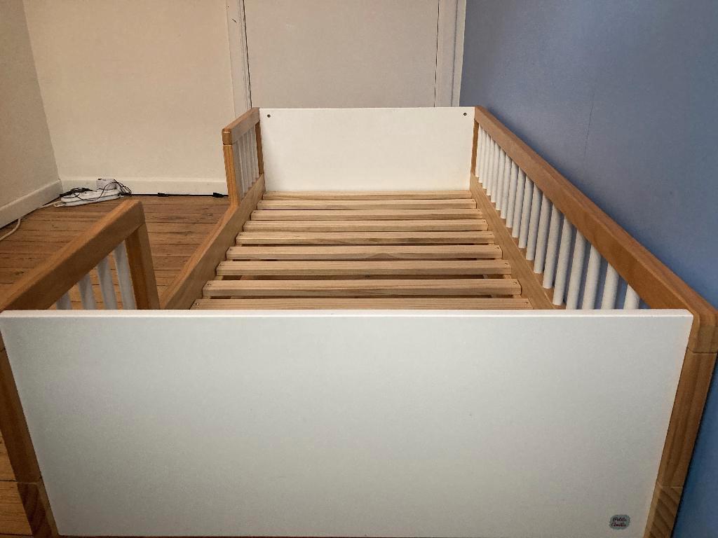 Peuterbed Petite Amélie + matras + donsdeken + hoofdkussen, Kinderen en Baby's, Kinderkamer | Bedden, Gebruikt, 140 tot 160 cm