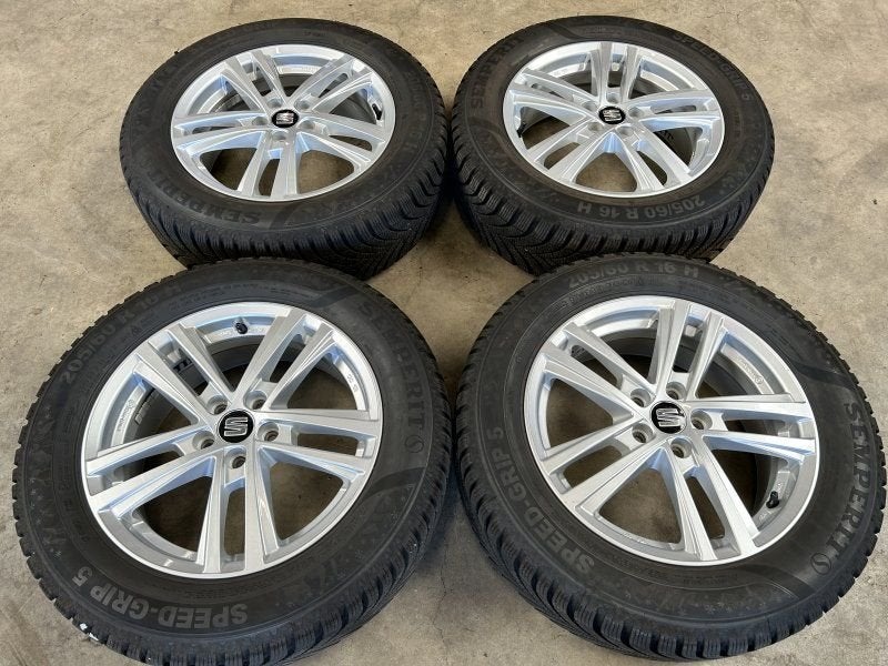 16 inch originele velgen + winterbanden Seat Ateca set 1, Autos : Pièces & Accessoires, Pneus et Jantes, Pneus hiver, 16 pouces