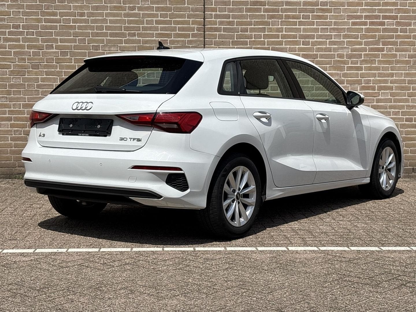 Audi A3 Sportback 30 TFSI Advanced edition | € 10.750,- NETT, Autos, Audi, Achat, Entreprise, Boîte manuelle, Noir