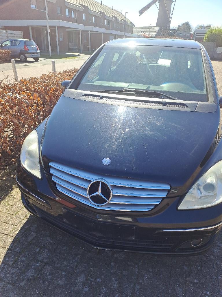Mercedes B180 CDI, Voorwielaandrijving, Stof, 109 kW, Zwart
