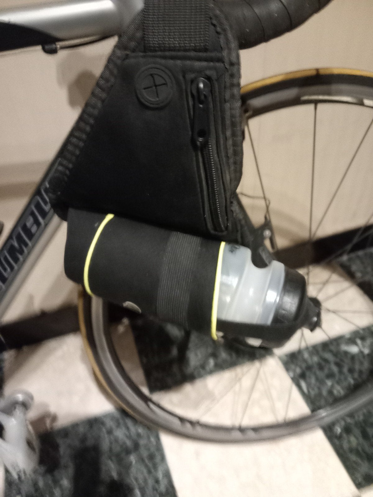 Tasje voor drinkbidon, Fietsen en Brommers, Ophalen, Zo goed als nieuw