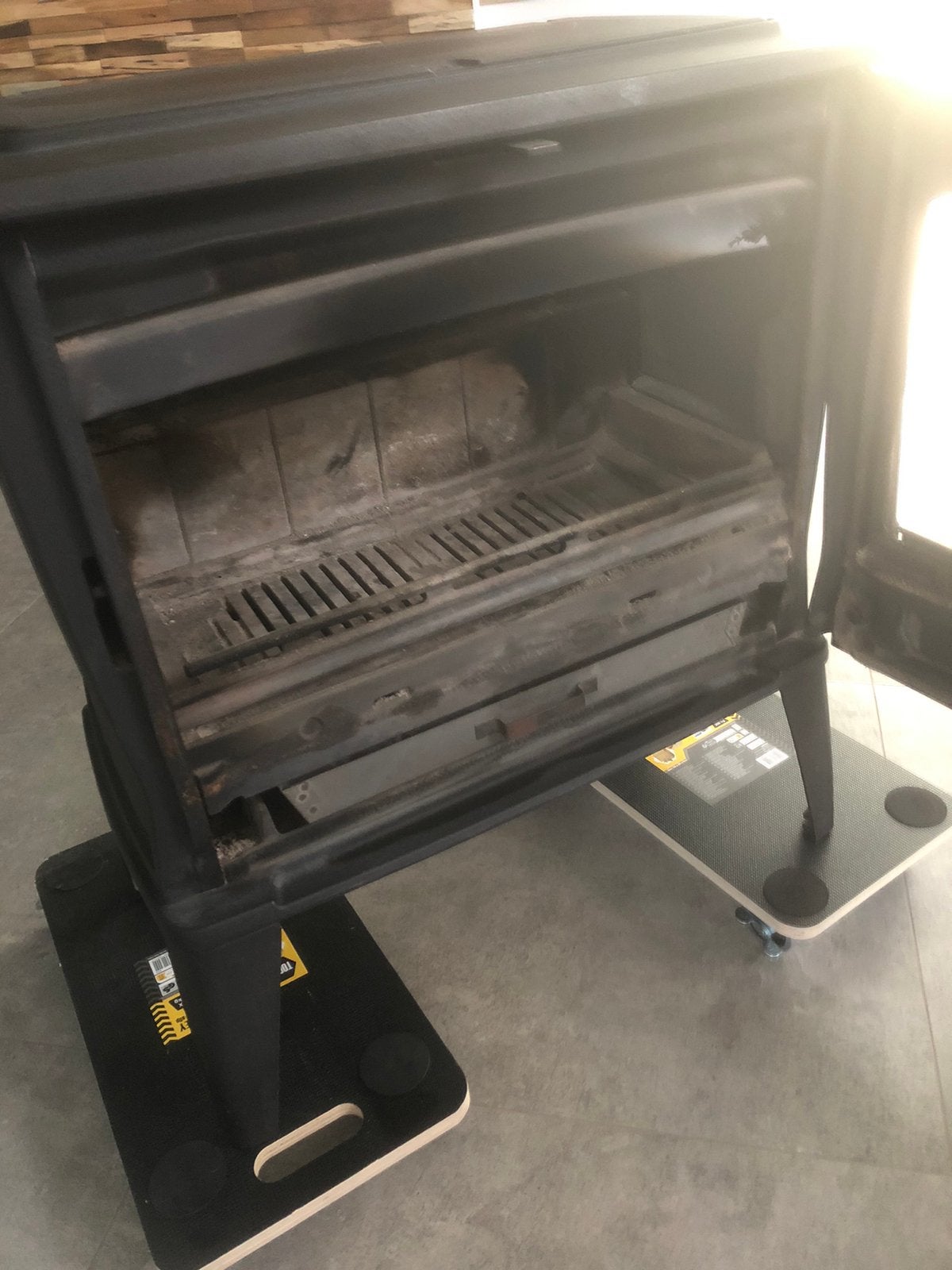 Poele Dovre bois/charbon+ 2 stères de bois, Enlèvement, Comme neuf, Bois