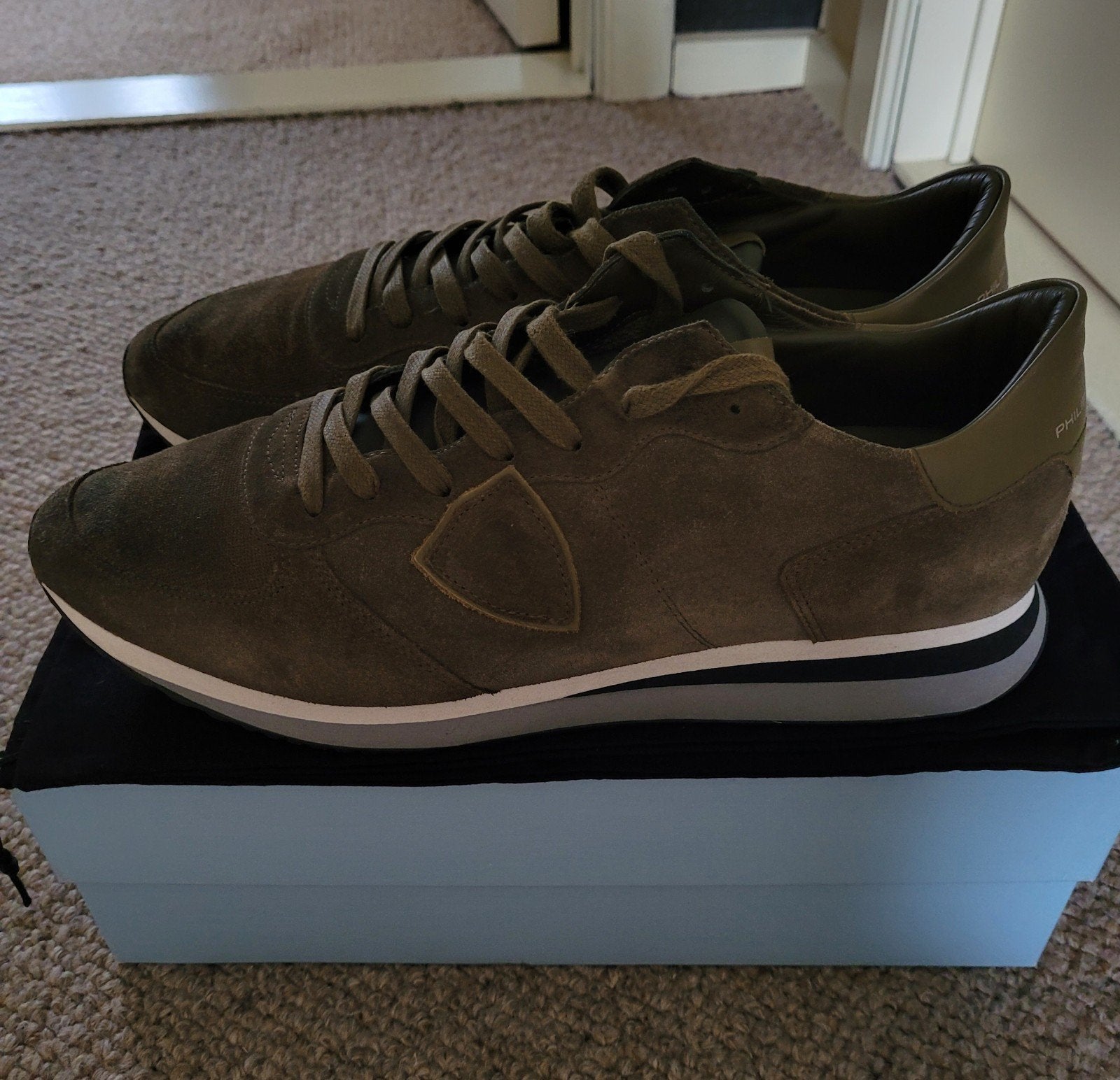 Très belle paire de baskets kaki de la marque Philippe Model, Enlèvement ou Envoi, Baskets