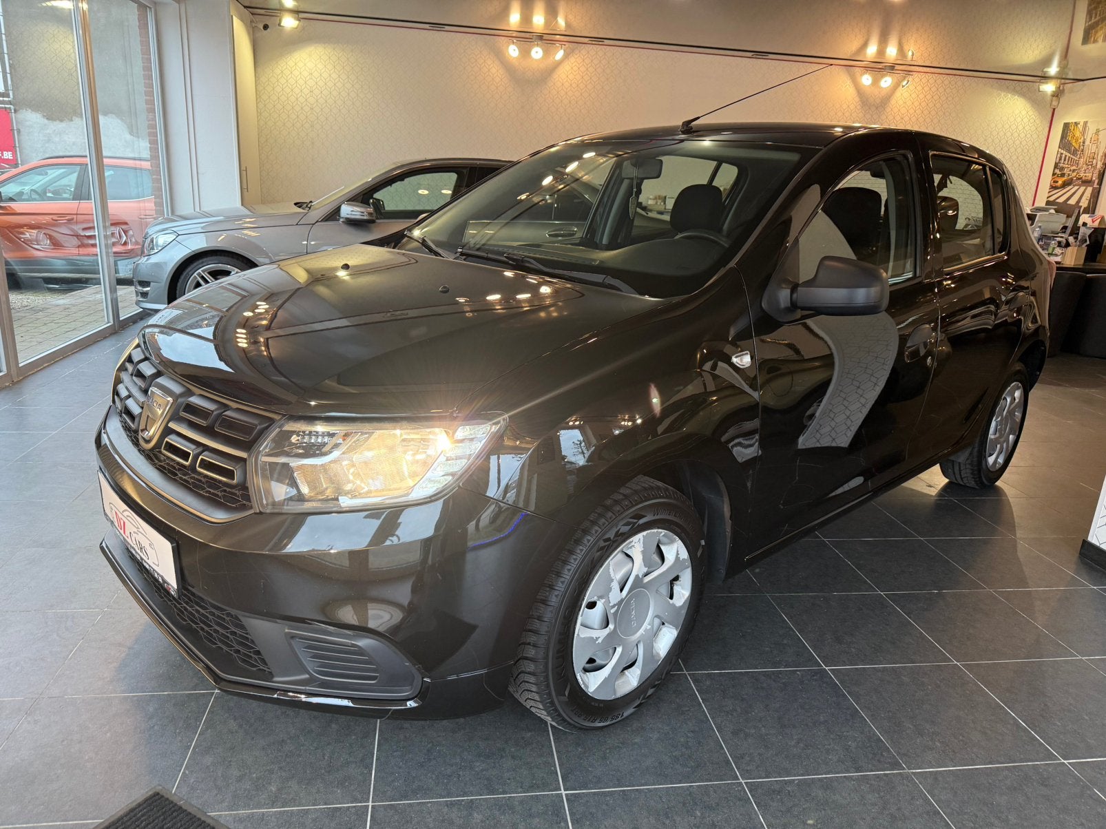 DACIA SANDERO 1.0I 73PK |APPLE CARPLAY | BLUETOOTH | RADIO, Voorwielaandrijving, Stof, Zwart, Electronic Stability Program (ESP)