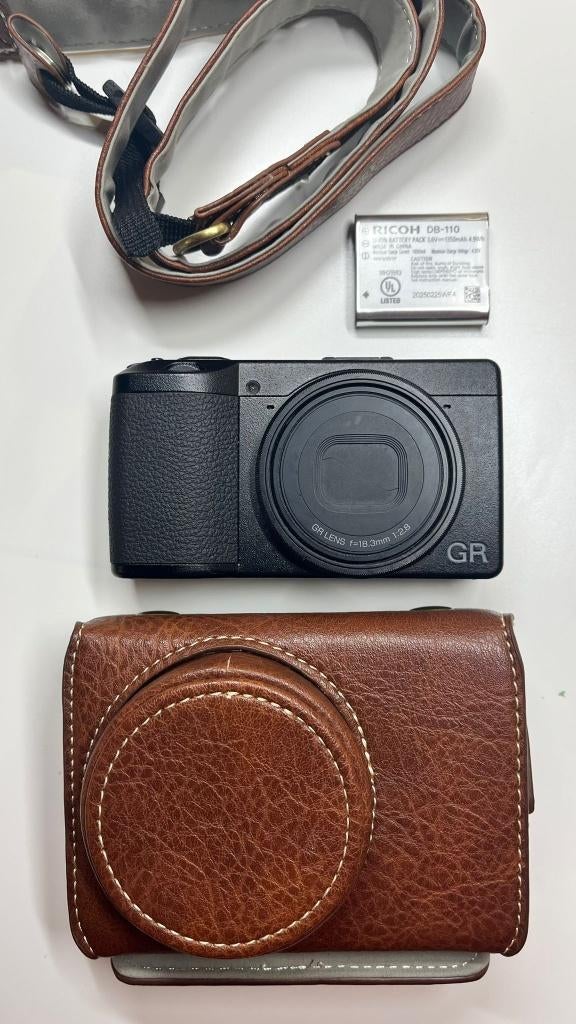 Ricoh GR III & Accessoires, TV, Hi-fi & Vidéo, Appareils photo numériques, Enlèvement ou Envoi, Autres Marques, Compact, Comme neuf