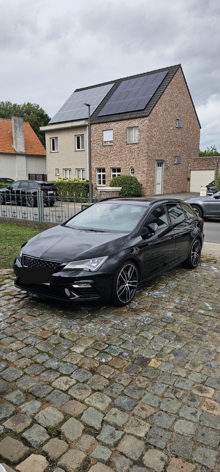 seat leon cupra 4drive 7dsg 2019, Auto's, Automaat, Dealer onderhouden, 4 cilinders, 1984 cc