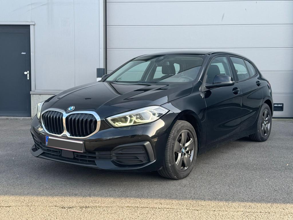 BMW 116d AUTOMAAT / NAVI / CARPLAY 2023 89.000 KM EURO 6, Auto's, BMW, Bedrijf, Te koop, Adaptieve lichten, Adaptive Cruise Control