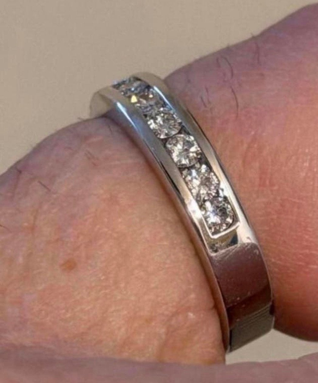 18 karaat witgouden ring met 9 natuurlijke diamanten 0.72ct!, Handtassen en Accessoires, Ringen, Ophalen of Verzenden, 17 tot 18