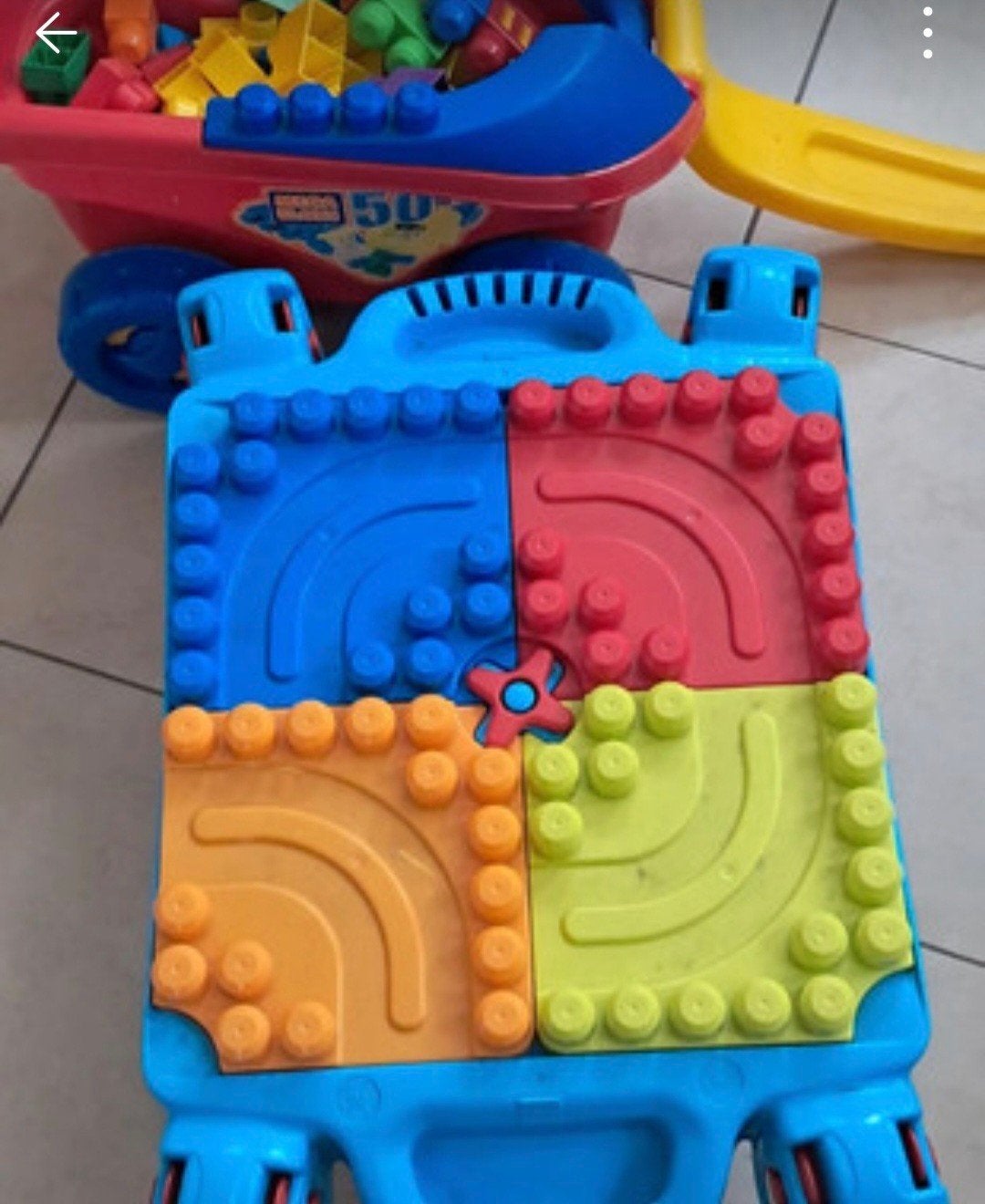 ensemble de méga-blocs avec table de jeu, Enlèvement, Comme neuf, 6 mois à 2 ans