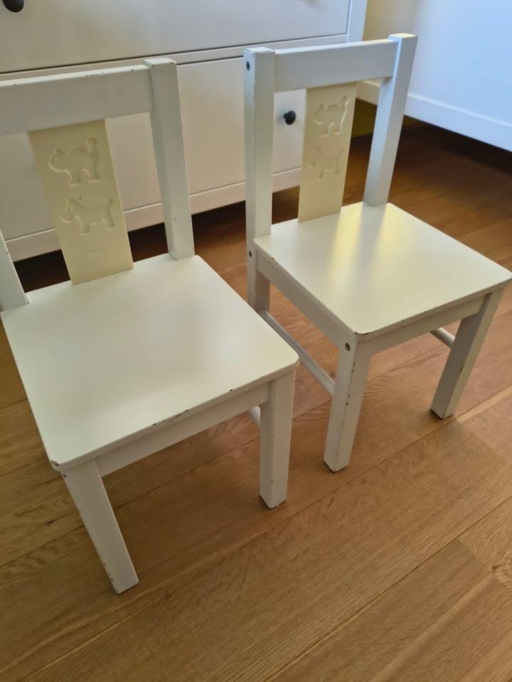Ikea Kritter kindertafel + 2 stoeltjes, Kinderen en Baby's, Kinderkamer | Tafels en Stoelen, Ophalen, Gebruikt, Tafel(s) en Stoel(en)