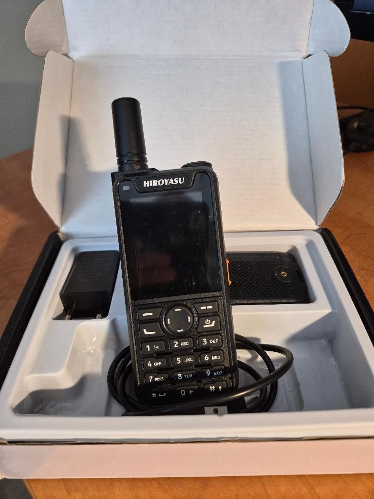 HIroyasu HI-B6  Global POC GPS Radio, Ophalen of Verzenden, Zo goed als nieuw, Portofoon of Walkie-talkie